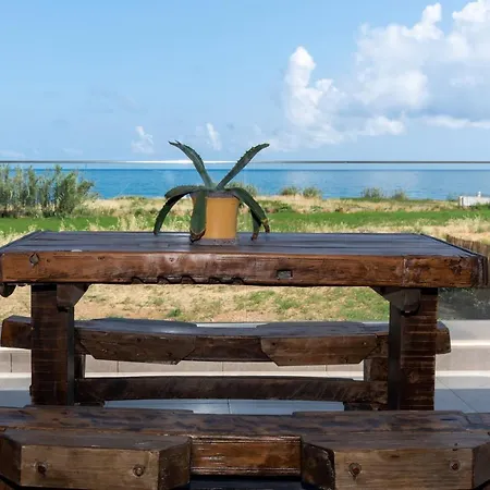 Villa Seafront Blue Agave Magnisía